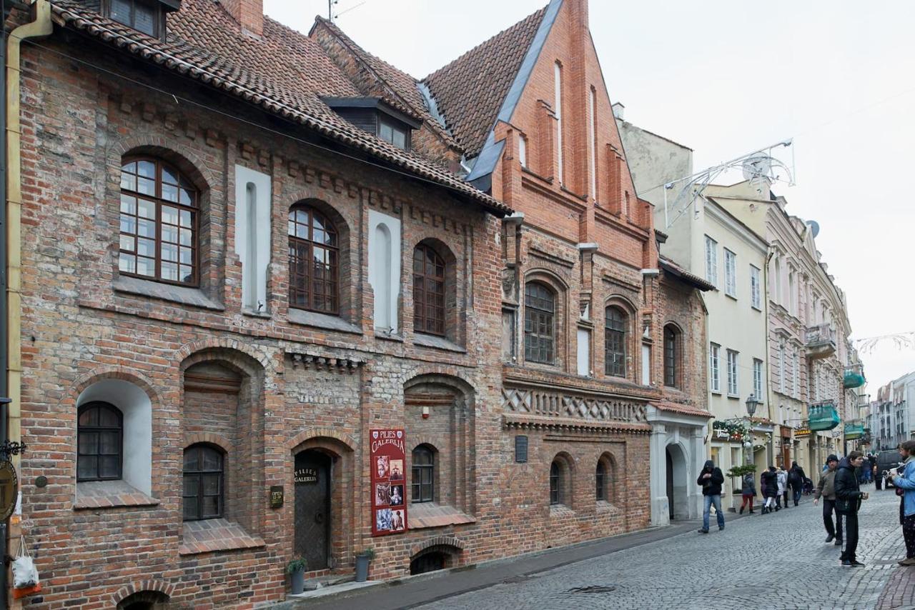 Cozy Apartment In Gothic Style House In The Heart Of The Old Town Vilnius Exterior photo